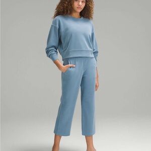 Lululemon Softstreme Cropped Pant Size 4 Chambray